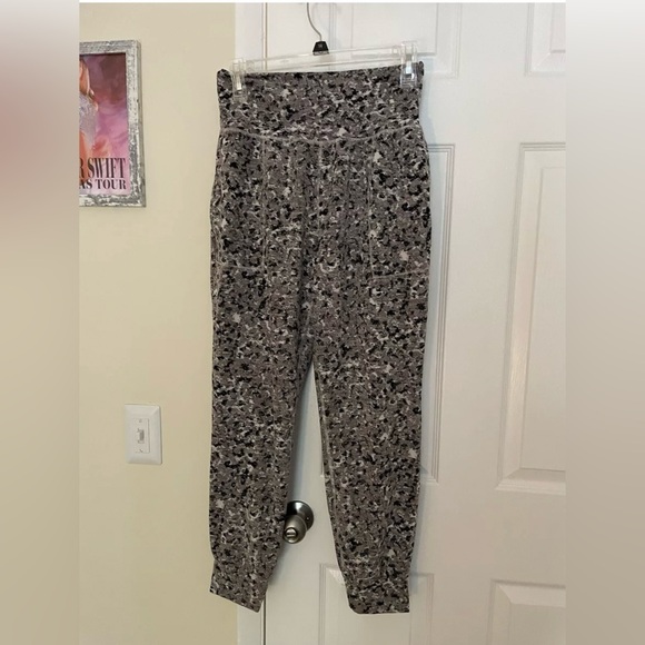Athleta salutation jogger size medium textured women’s - Picture 1 of 5